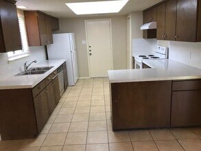 13110 Villa Park Dr in Austin, TX - Building Photo - Building Photo