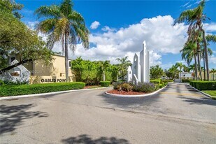 6870 SW 45th Ln in Miami, FL - Building Photo