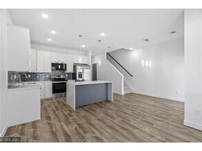 425 W 8th St in New Richmond, WI - Building Photo - Building Photo