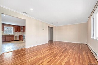 222 Gainsborg Ave E in Harrison, NY - Building Photo - Building Photo