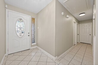 18918 Droitwich Dr in Humble, TX - Foto de edificio - Building Photo