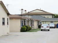 13512 Cerise Ave in Hawthorne, CA - Foto de edificio - Building Photo