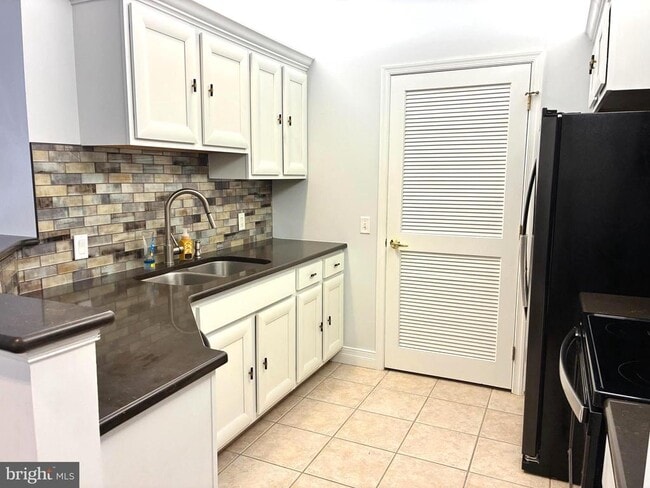 property at 1600 Arch St