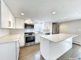 112 Georgetown Rd in Weston, CT - Building Photo