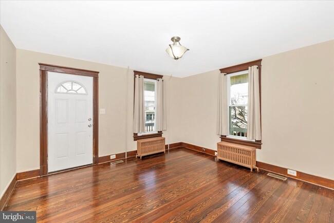 property at 6 N Farquhar St