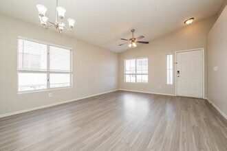 3105 Macaroon Way in North Las Vegas, NV - Building Photo - Building Photo