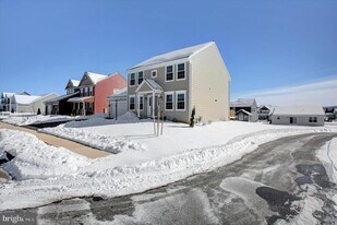 601 Exeter Ln in Shippensburg, PA - Building Photo