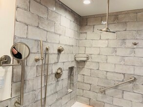 1429 W Jarvis Ave in Chicago, IL - Building Photo - Building Photo