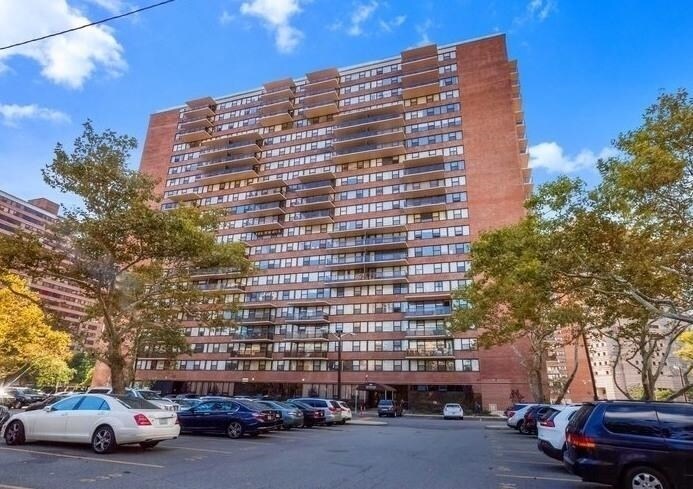 270 Marin Blvd in Jersey City, NJ - Building Photo