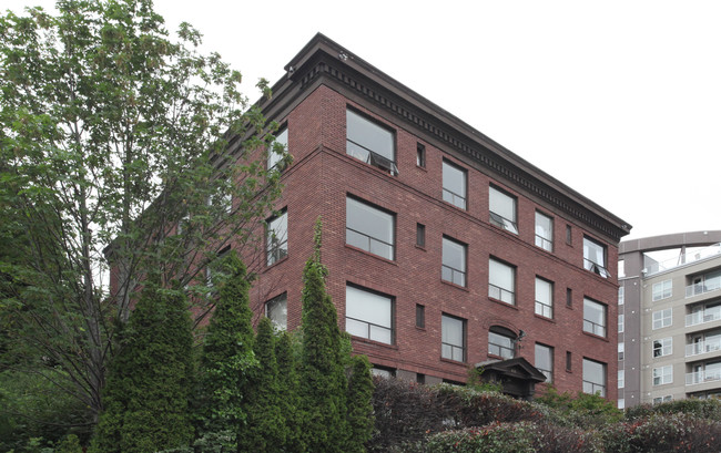 Westview Apartments in Seattle, WA - Building Photo - Building Photo