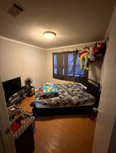 2111 Creekwood Dr in Killeen, TX - Foto de edificio - Building Photo