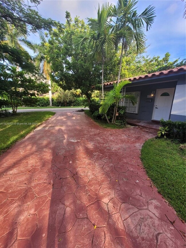 1132 Moffett St in Hallandale Beach, FL - Building Photo - Building Photo