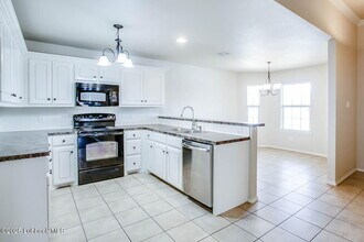 2020 87th St in Lubbock, TX - Building Photo - Building Photo