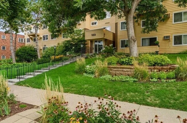 333 8th St SE, Unit Apt 315 in Minneapolis, MN - Building Photo - Building Photo
