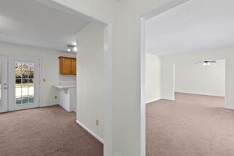 219 Edgewood Dr in Jacksonville, NC - Building Photo - Building Photo