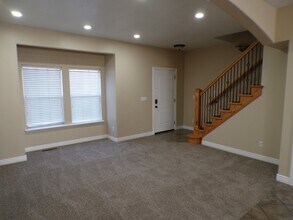 2041 W Crescent Row in Mapleton, UT - Building Photo - Building Photo