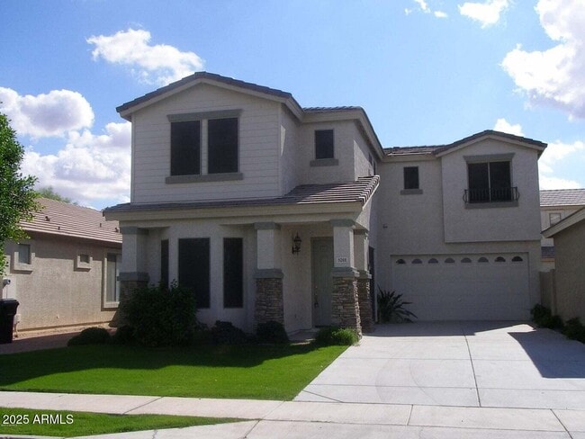 5261 E Hilton Ave in Mesa, AZ - Building Photo - Building Photo