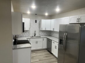 2162 Airport Rd in Hot Springs, AR - Building Photo - Building Photo