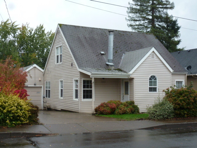 545 SE Hankel St in Dallas, OR - Building Photo