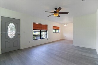 20111 Eagle Nest Rd in Cutler Bay, FL - Building Photo - Building Photo