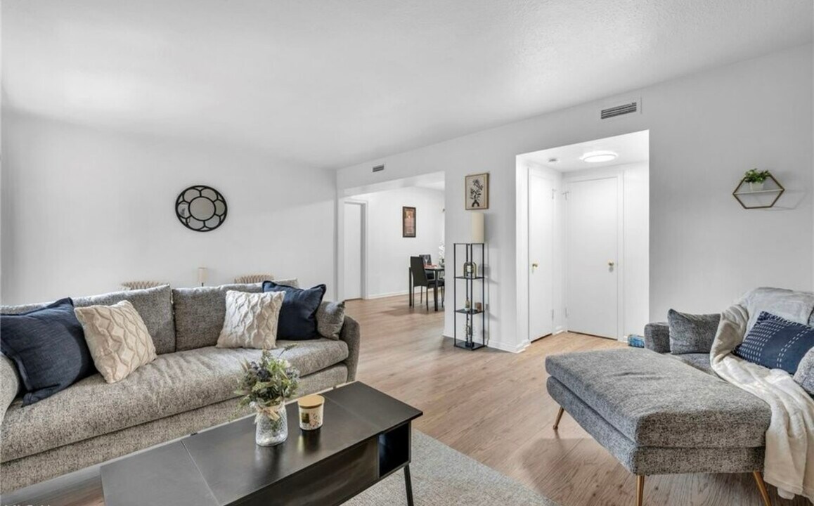 19436 Van Aken Blvd, Unit RC202BD1 in Shaker Heights, OH - Building Photo