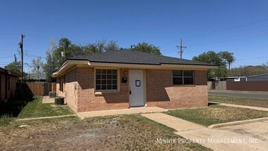 2302 40th St in Lubbock, TX - Building Photo - Building Photo