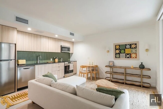 975 Nostrand Ave in Brooklyn, NY - Building Photo - Building Photo