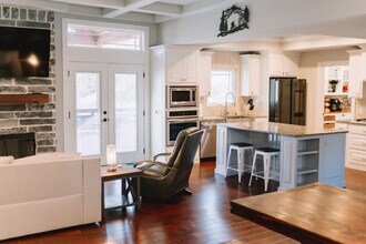 1906 Almand Dr in Bentonville, AR - Building Photo - Building Photo