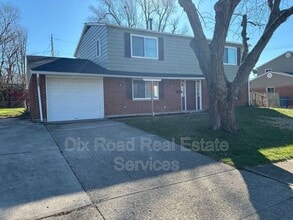 7742 Harshmanville Rd in Dayton, OH - Building Photo - Building Photo