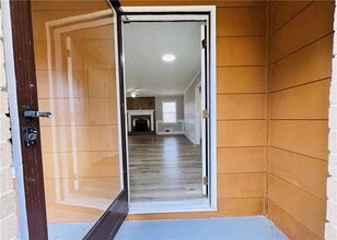 399 Wayward Wind Dr SW in Lilburn, GA - Building Photo - Building Photo