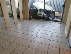 1751 Queensbury Cir in Hoffman Estates, IL - Building Photo - Building Photo