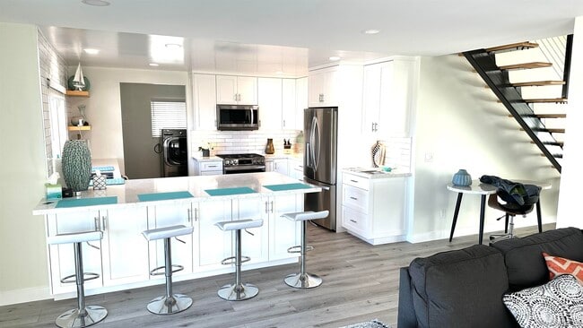 3012 Serbian Pl in San Diego, CA - Building Photo - Building Photo