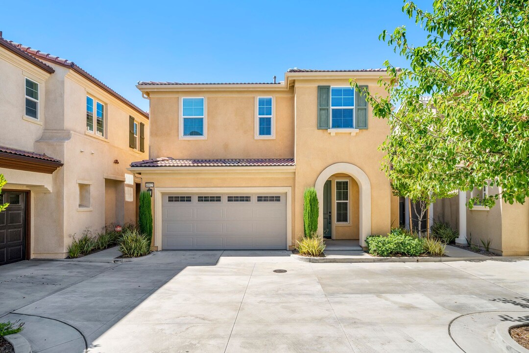 40025 Calle Real in Murrieta, CA - Building Photo