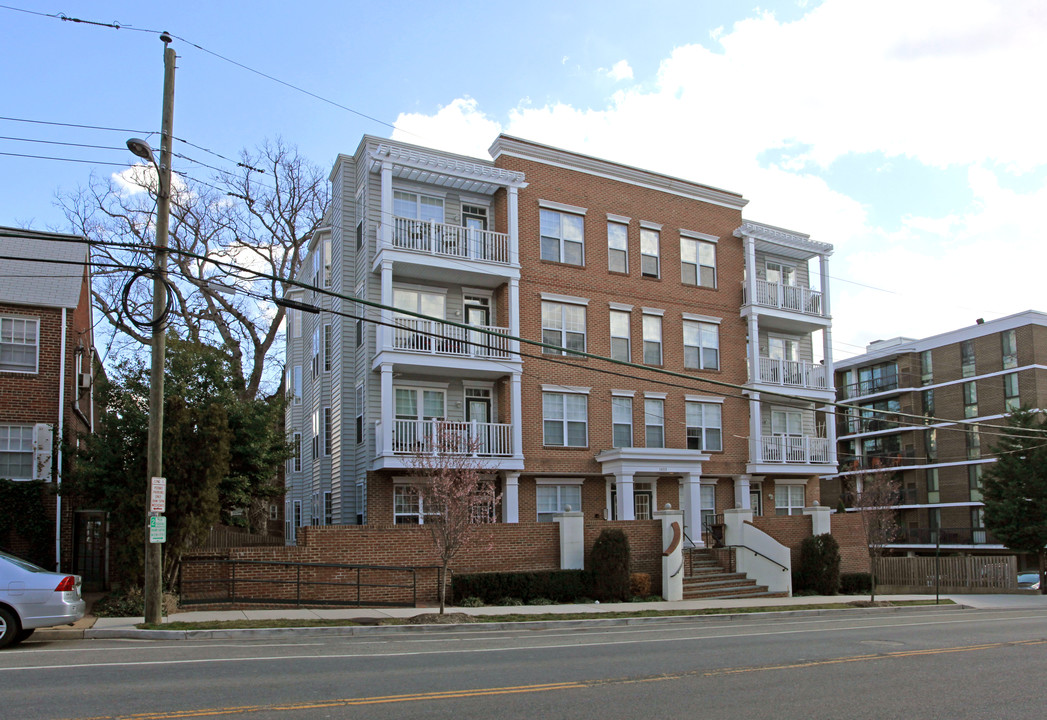 1423 N Rhodes St in Arlington, VA - Building Photo