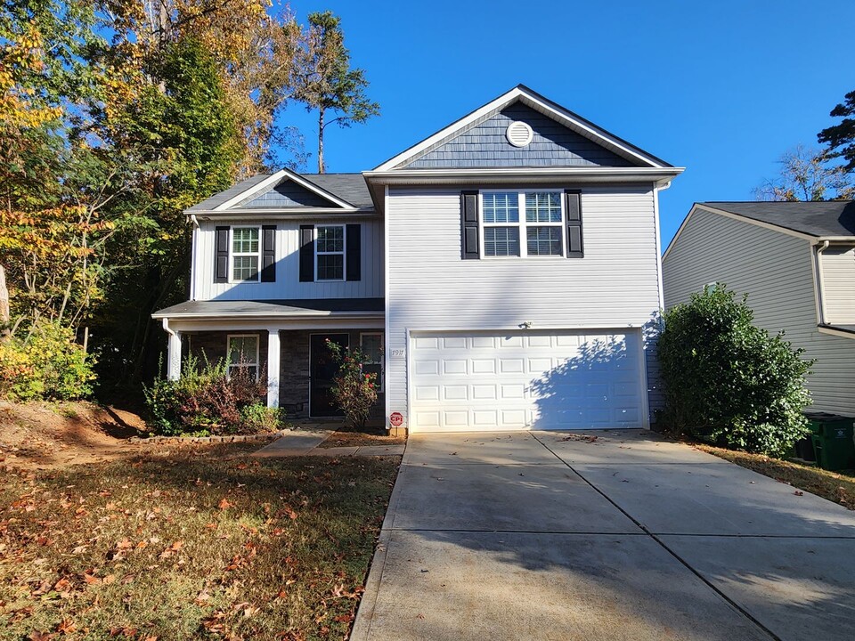 7917 E Lane Dr in Charlotte, NC - Building Photo