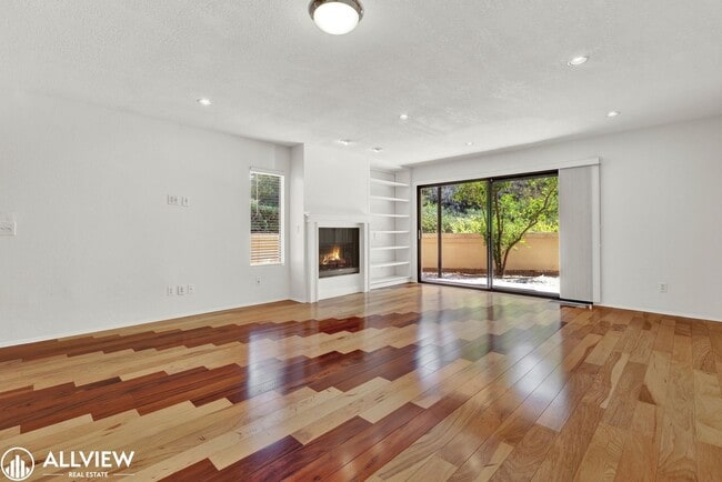 9946 Scripps Westview Way in San Diego, CA - Building Photo - Building Photo