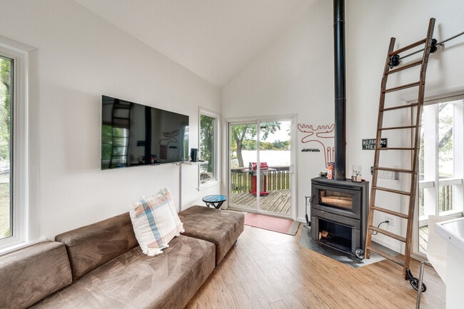 property at 35831 N Cedar Is