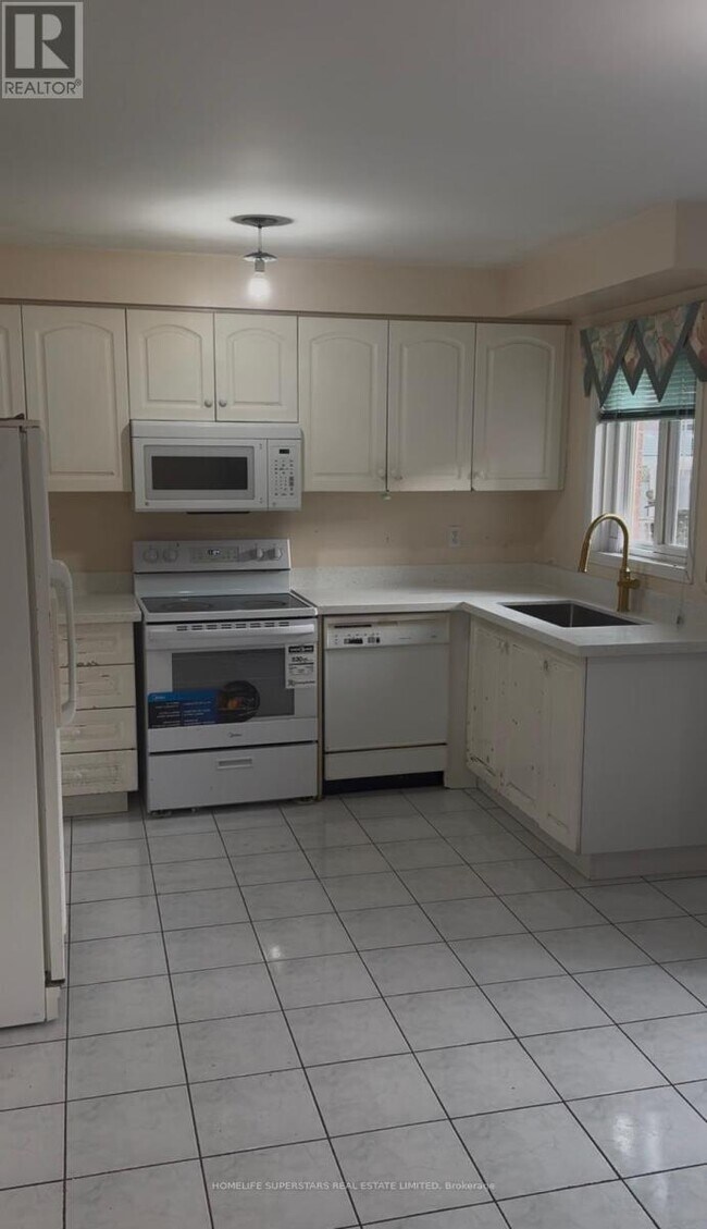 68 Drinkwater Rd in Brampton, ON - Building Photo - Building Photo