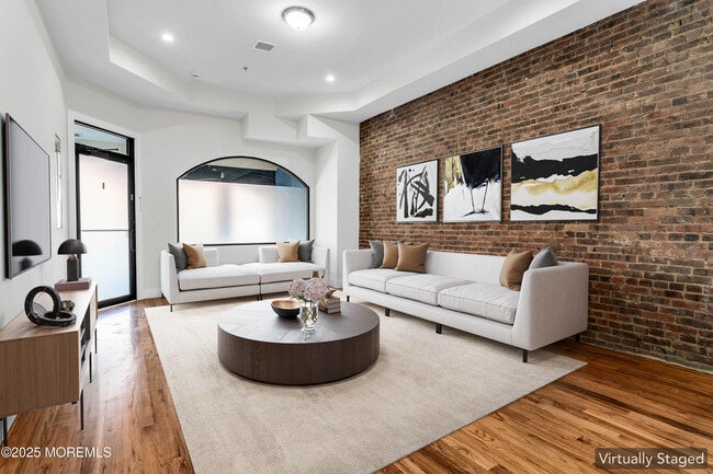 property at 7 Broad St