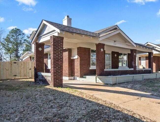 property at 1583 Kendale Ave