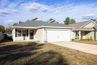 3188 Maple St in Crestview, FL - Building Photo - Building Photo