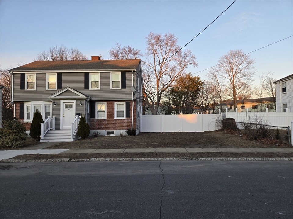 114 Faraday St in Boston, MA - Building Photo