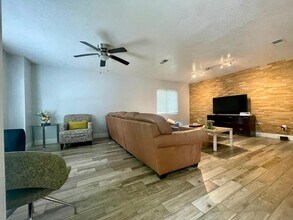 1044 Nin St in Orlando, FL - Building Photo - Building Photo