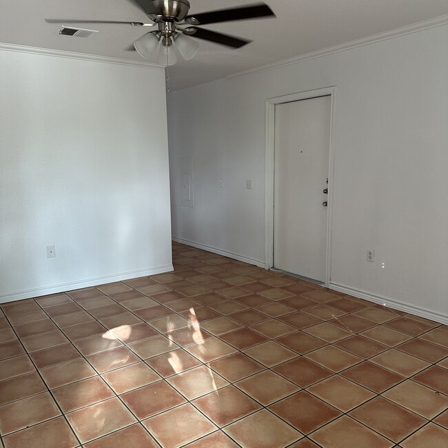 1704 Lovingood Dr in Austin, TX - Building Photo - Building Photo