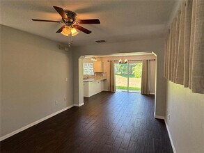 2915 Amber Oak Dr in Valrico, FL - Building Photo - Building Photo