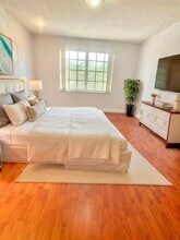 12115 SW 5th Ct in Pembroke Pines, FL - Foto de edificio - Building Photo