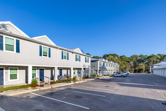 Aviles Townhomes in Gulf Shores, AL - Foto de edificio - Building Photo