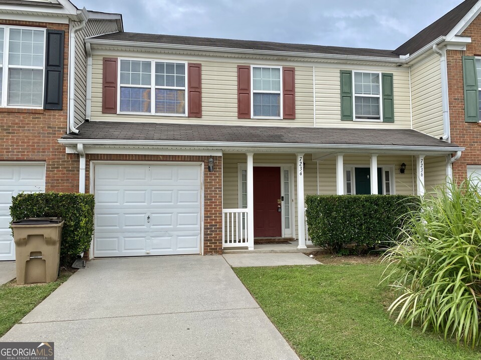 7234 April Ct in Morrow, GA - Building Photo
