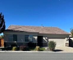 4973 Bougainvillea Dr in Sparks, NV - Building Photo