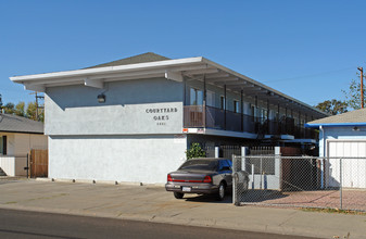 Courtyard Oaks in Sacramento, CA - Building Photo - Building Photo